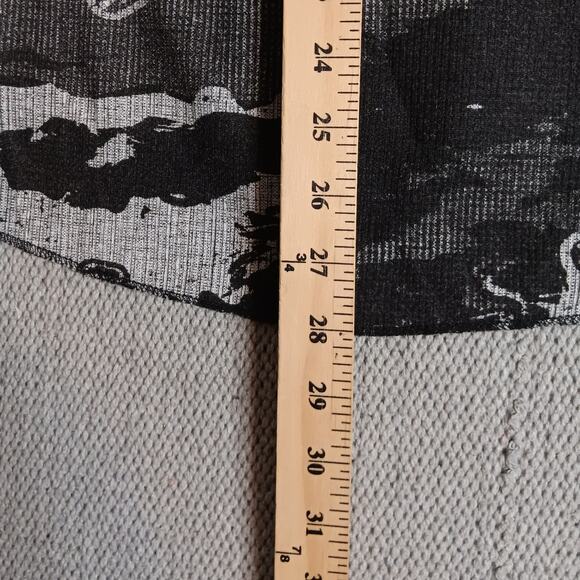 Ecko Unltd. Thermal Knit Shirt Mens S Black Gray Camo Hi Low Spell Out - Picture 12 of 14